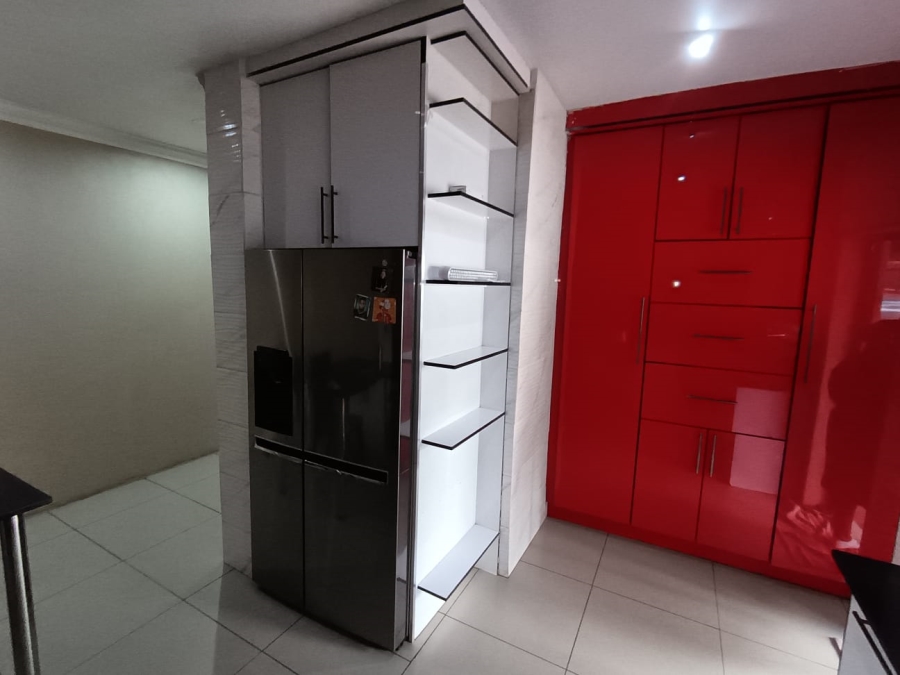 4 Bedroom Property for Sale in Geelhoutpark North West
